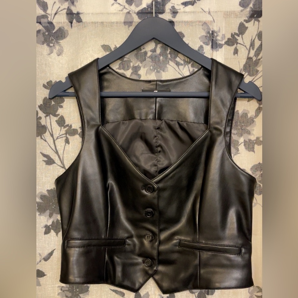 7 for all mankind faux leather black cropped vest size M